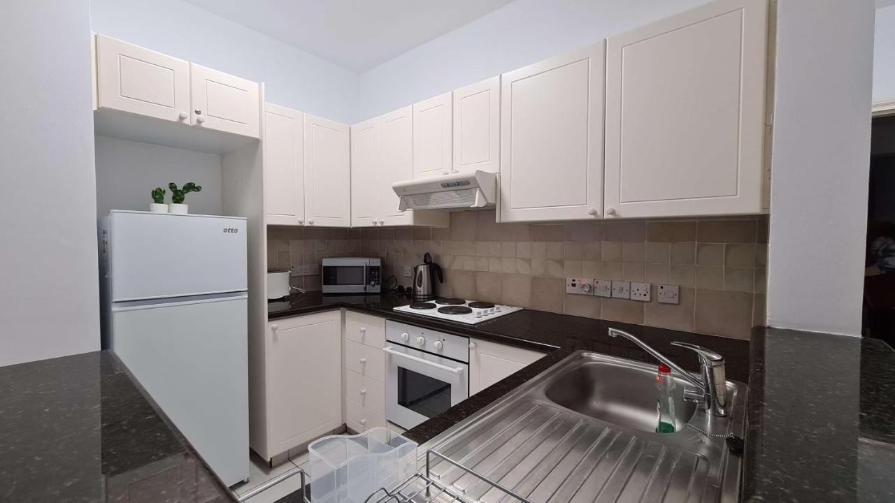 Sunny Limnaria Gardens 2 Bedroom Apartment Пафос Экстерьер фото
